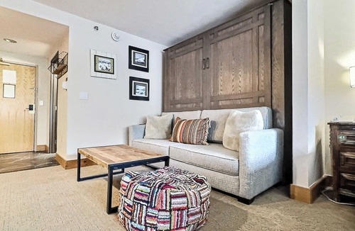 Crested Butte Condo | NEW LISTING | Top Floor Remodeled Studio with Pool, Hot Tub, ski in-out