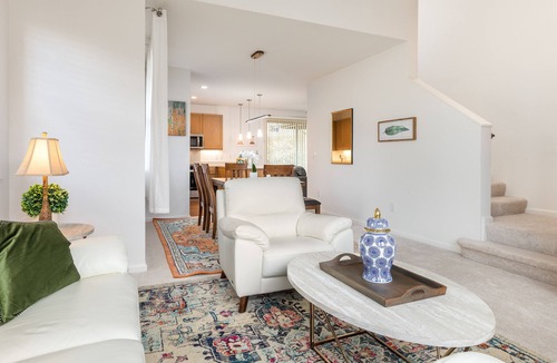 Makaha Valley Cottage | New Mountainside Cottage near Spectacular Beaches