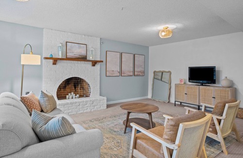 Lake Grove Apartment | Newly Renovated Basement Oasis within 5 Star VRBO Lake Oswego Home