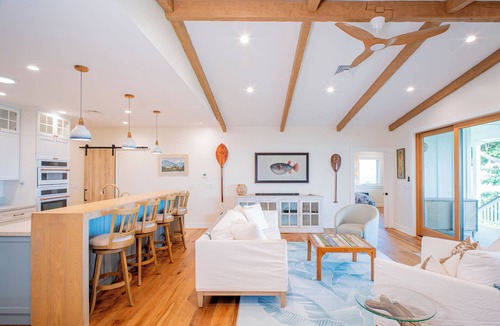 Mokuleia House | North Shore Luxury Beachfront w/Hot Tub, Firepit and A/C