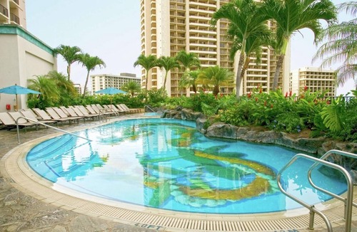Waikiki Villa | Oahu Resort 2 Bedroom Villa Sleeps 6