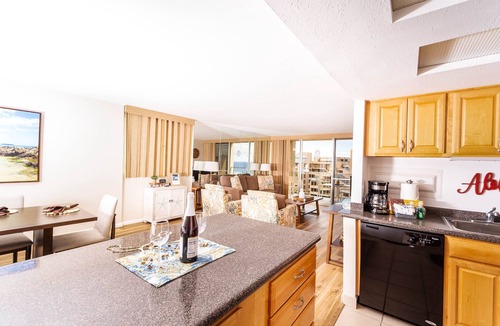 Kahana Condo | Ocean and Mountain View’s Westside Kahana 2 Bd/2Ba ! Hotel zoned Safe to Book!