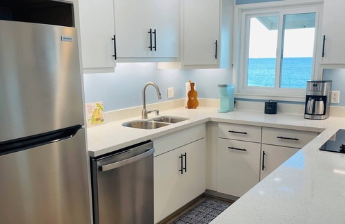 Kahaluu-Keauhou House | OCEAN FRONT 2bd/rm Townhome New Remodel Ocean and Sunset Views AC Pickleball!