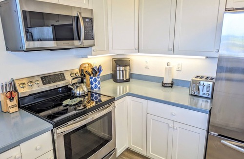 Keaau House | Ocean FRONT Home - Whale Watching Starts Nov-May! BOOK NOW!