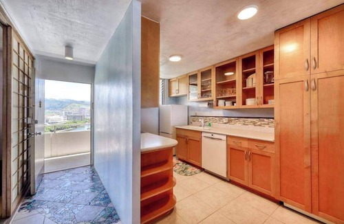 Waikiki Apartment | Ocean & Harbor Views, Walk to All of Waikiki