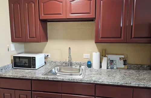 Keaukaha Apartment | Ocean View Balcony 2BR Near Beach and Downtown