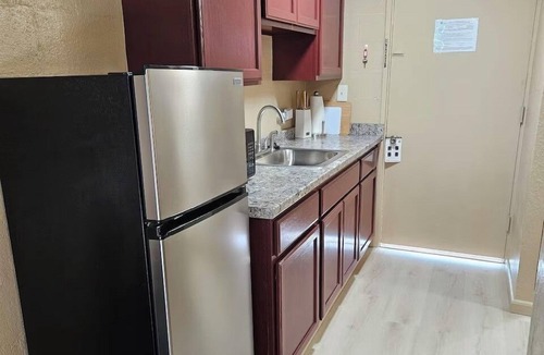 Keaukaha Apartment | Ocean View Balcony 2BR Near Beach and Downtown