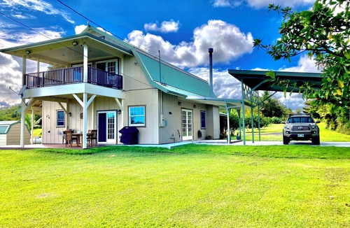 Pahoa House | Ocean View Estate with private hiking trail and volcanically heated hot tubs.
