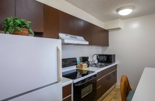 Waikiki Condo | Ocean View Retreat | Aston Waikiki Banyan 1BPO1 – Pool & Hot Tub