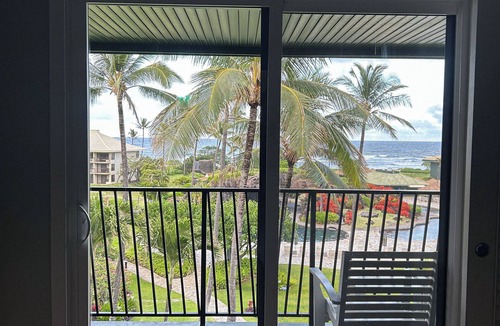 Hanamaulu Condo | Ocean View Room, Spectacular Beachfront Resort, 4 pools, Restaurants on site