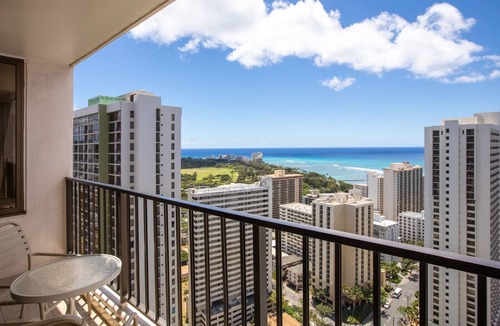 Waikiki Condo | Ocean Views | Aston Waikiki Banyan 1BOV1 – Pool & Hot Tub