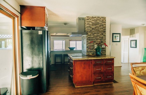 Punaluu House | 🌊 Ocean Views & Island Vibes – Your O'ahu Escape! 🌺