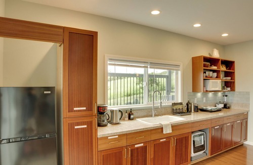 Discovery Harbour Apartment | Ocean Views | Peaceful Retreat | Volcano & Beaches