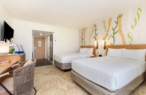 Ala Moana Hotel | Ocean Views + Walkway to Mall-Ala Moana Hotel 2513