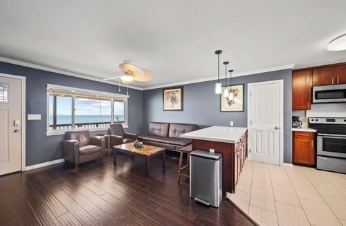 Punaluu House | Oceanfront 30-Day Retreat: 4BR, 2 Private Units, AC & Kayaks