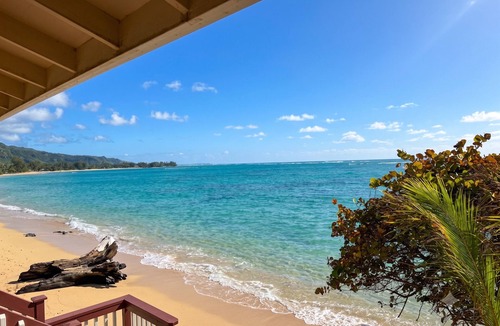 Punaluu House | Oceanfront 30-Day Retreat: 4BR, 2 Private Units, AC & Kayaks