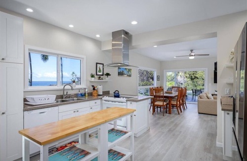 Keauhou House | Oceanfront above He'eia Bay! Private- Family Friendly House and Cottage