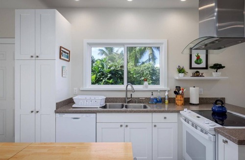 Keauhou House | Oceanfront above He'eia Bay! Private- Family Friendly House and Cottage