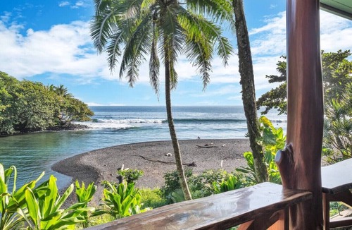 Wainaku House | Oceanfront Estate: The Honolii Hale