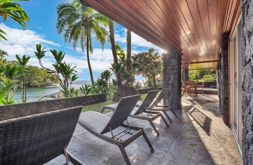 Wainaku House | Oceanfront Estate: The Honolii Hale