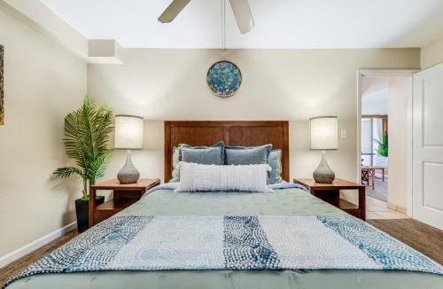 Kahana Apartment | Oceanfront Kahana Condo Ocean View, Beachfront, Pool & Sleeps 4, Walkable Area