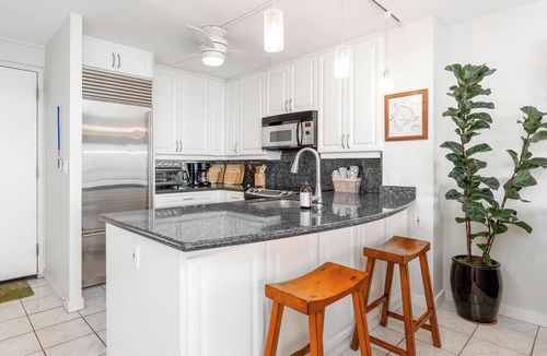 Kailua-Kona Condo | Oceanfront Kona Condo | Watch Whales & Sunsets from Your Private Lanai