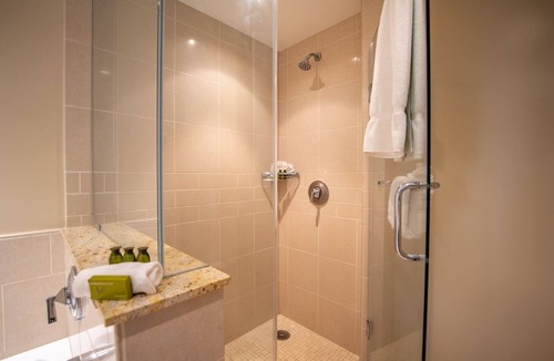 Honokowai Hotel | Oceanfront Lahaina Retreat | 2 Bedroom Resort View at Honua Kai Resort & Spa