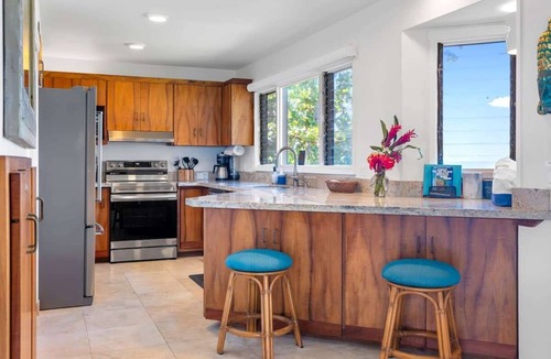 Kahaluu Bay House | Oceanfront Luxury House, Pool & AC, Near Magic Sands