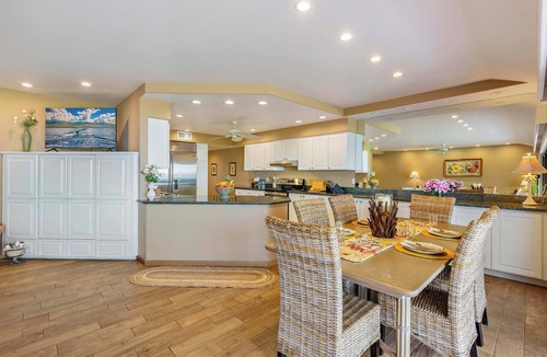 Historic Lahaina Front Street House | Oceanfront Puamana 9-2 4BR – Beach at Your Door