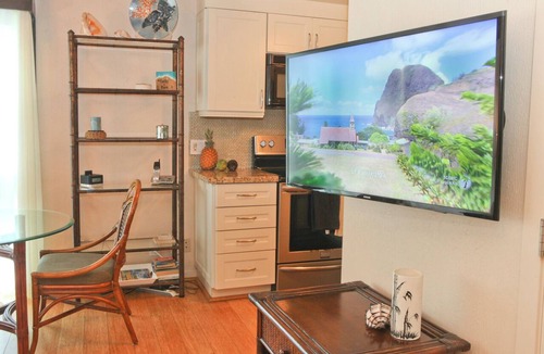 Kihei Condo | OCEANFRONT RESORT - Last-Minute Getaway Summer/Fall Rates! Kihei Sands - B13