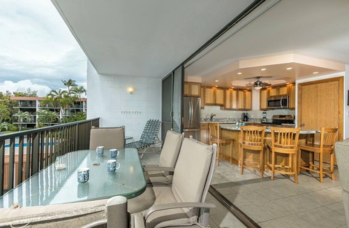 Kihei Condo | Oceanview Condo Across from Kamaole Beach III | Updated Kihei Getaway