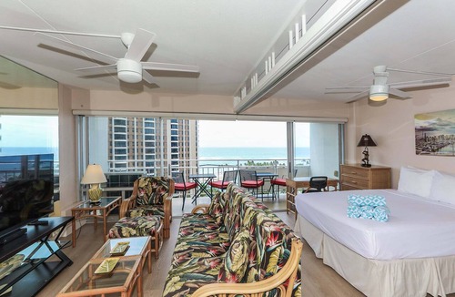 Waikiki Condo | One-Bedroom Deluxe (Renovated) Unit with a view of the Duke Kahanamoku Lagoon and Waikiki Beach