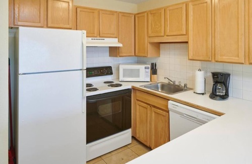 Nawiliwili Apartment | One Unit | Free Parking | Direct Pool Access | Near Wilcox Road
