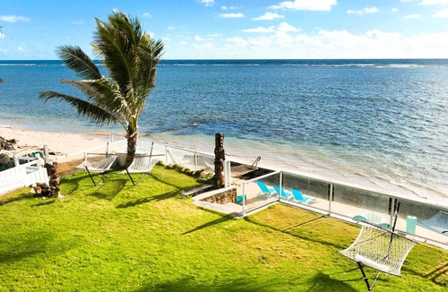Hauula Villa | Only Estate w/PrivateBeach|3Spas|THTR|JurassicPark|#1 Rental in Hawaii|3 beachfront Jacuzzis|90-inch Theater Room