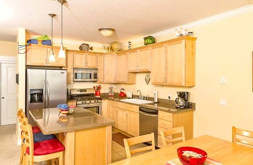Lincoln City Condo | Pacific Life Condo, Ocean View Hot Tub & Pool