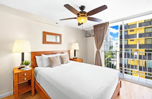 Waikiki Apartment | Pacific Monarch - 1 BR - Ocean & City Views