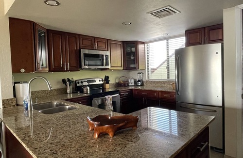 Kahaluu Bay Condo | Paradise found 2 bed, 2 bath renovated condo @ White Sands Village-Magic Sands
