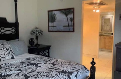 Makaha Apartment | Paradise Found in Makaha, HI! Fully equipped and furnished with all upgrades!