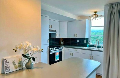 Hilo Condo | Penthouse Paradise 2 Bedroom Apartment on the water, overlooking Hilo Bay!