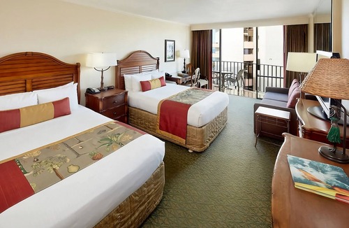Waikiki Hotel | Perfect Event Location! 3 Great Units, Beachfront, Event Space, 3 Restaurants