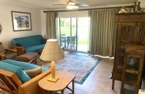 Kapaa Condo | PERFECT KAUAI Condo! Steps from Beach/2bd2bth Washer/Dryer AC -Free Parking