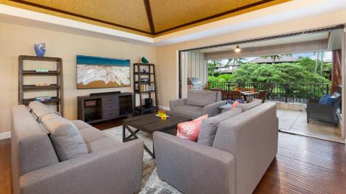 Kamuela House | ❤PiH❤ SERENITY VILLA Resort Pool Waterslide Pass Bikes Beach Club Included