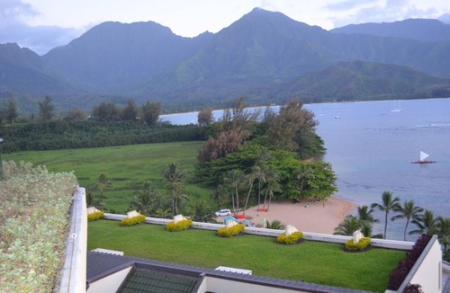 Wailua Condo | Plantation Hale unit with kitchen, Remodeled, Walk to Beach. Free parking