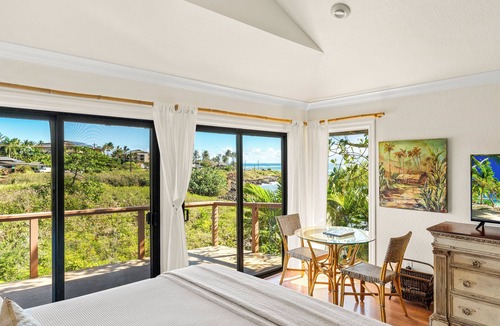 Poipu Apartment | Poipu Beach Kauai Honeymoon : View Sea Turtles from Your Oceanfront Deck-AC