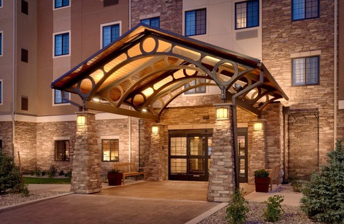 Cheyenne Condo | Pool & Hot Tub Access. Free Breakfast Buffet. King Suite Near Downtown!