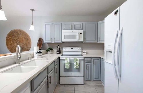 Waikoloa Village Condo | Pools, lanai & BBQ, Beach gear, On Golf Course