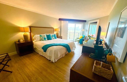 Hanamaulu Apartment | Pristine Retreat at Popular Resort