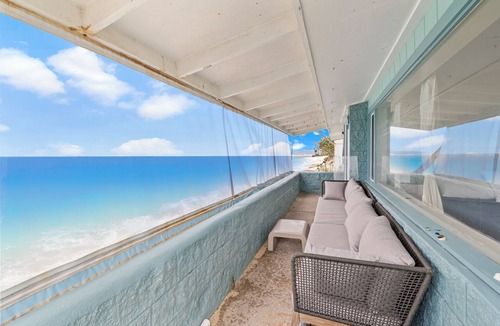 Waialua House | Private Beach, King Beds, 85" TV, BBQ, WD, Trails 2mins