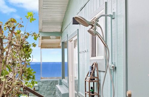 Waialua House | Private Beach, King Beds, 85" TV, BBQ, WD, Trails 2mins