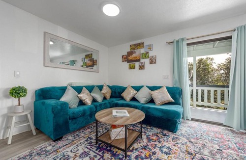 Royal Hawaiian Estates Apartment | Private Volcano Getaway - Near Kilauea & Trails